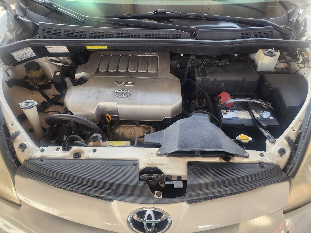 2008 TOYOTA SIENNA — 226810 Miles — Lot 38858287 - Marhaba Auctions Used Cars - Image 4
