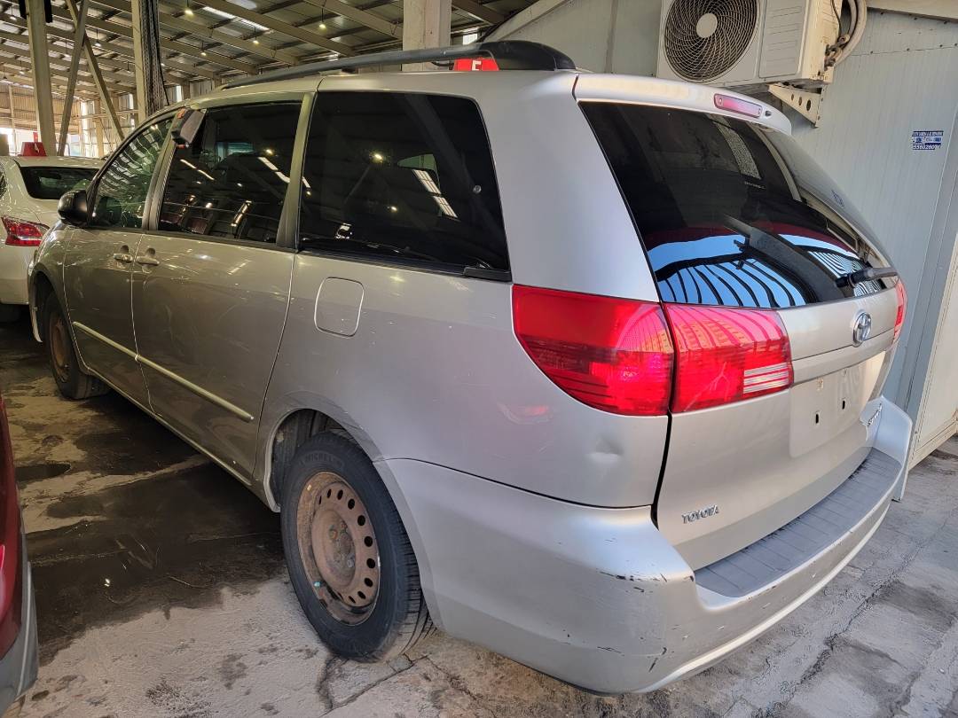 2004 TOYOTA SIENNA — 138565 Miles — Lot 091084 — Main - Marhaba Auctions Used Cars - Image 3