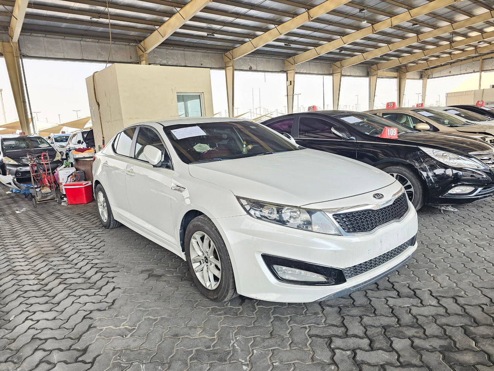 2013 KIA K5 — 265217 KM — Lot 300325 — Souq - Marhaba Auctions Used Cars - Image 3