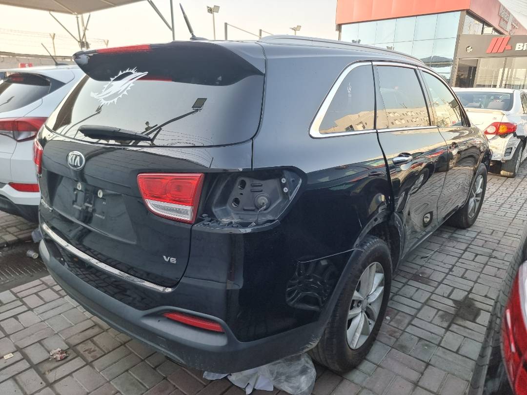 2017 KIA SORENTO — 139596 Miles — Lot 125487 — Ind. 12 - Marhaba Auctions Used Cars - Image 4