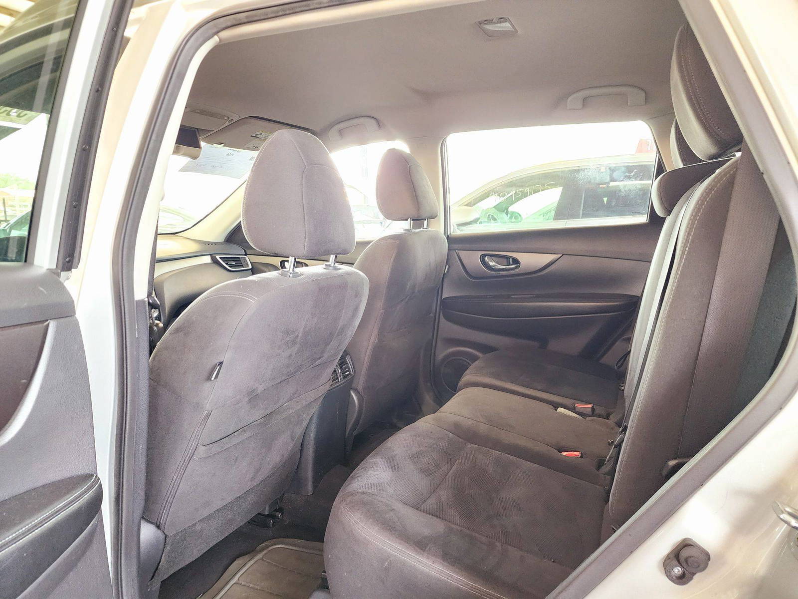 2015 NISSAN ROGUE — 167495 Miles — Lot 6670034 — Souq - Marhaba Auctions Used Cars - Image 6