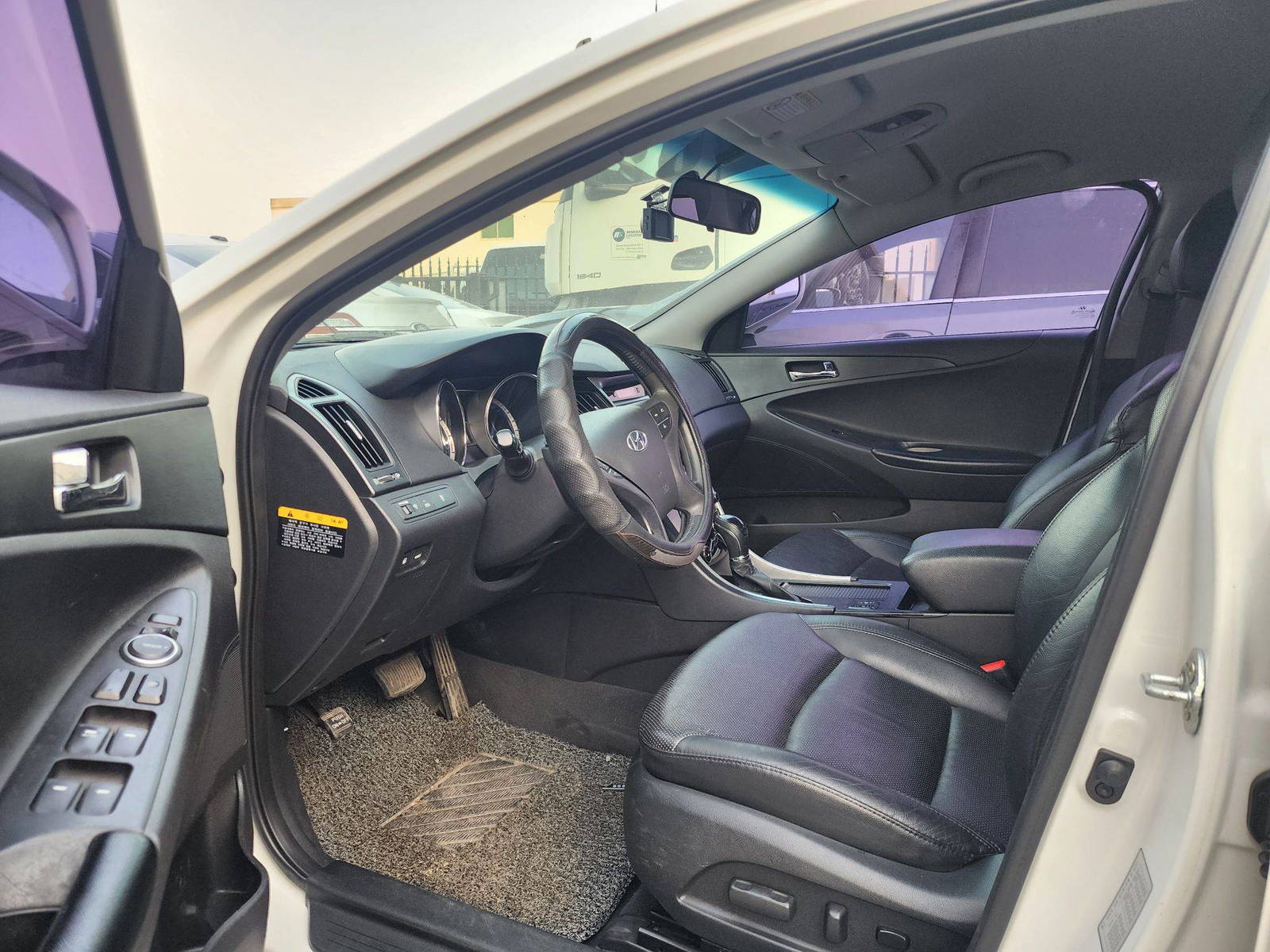 2012 HYUNDAI SONATA — 139715 KM — Lot 350764 — Al Quoz - Marhaba Auctions Used Cars - Image 10