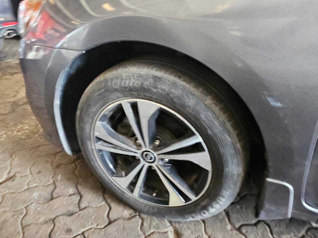 2019 NISSAN SENTRA — sold — 85825 Miles — Lot Y203515 — Main - Marhaba Auctions Used Cars - Image 9