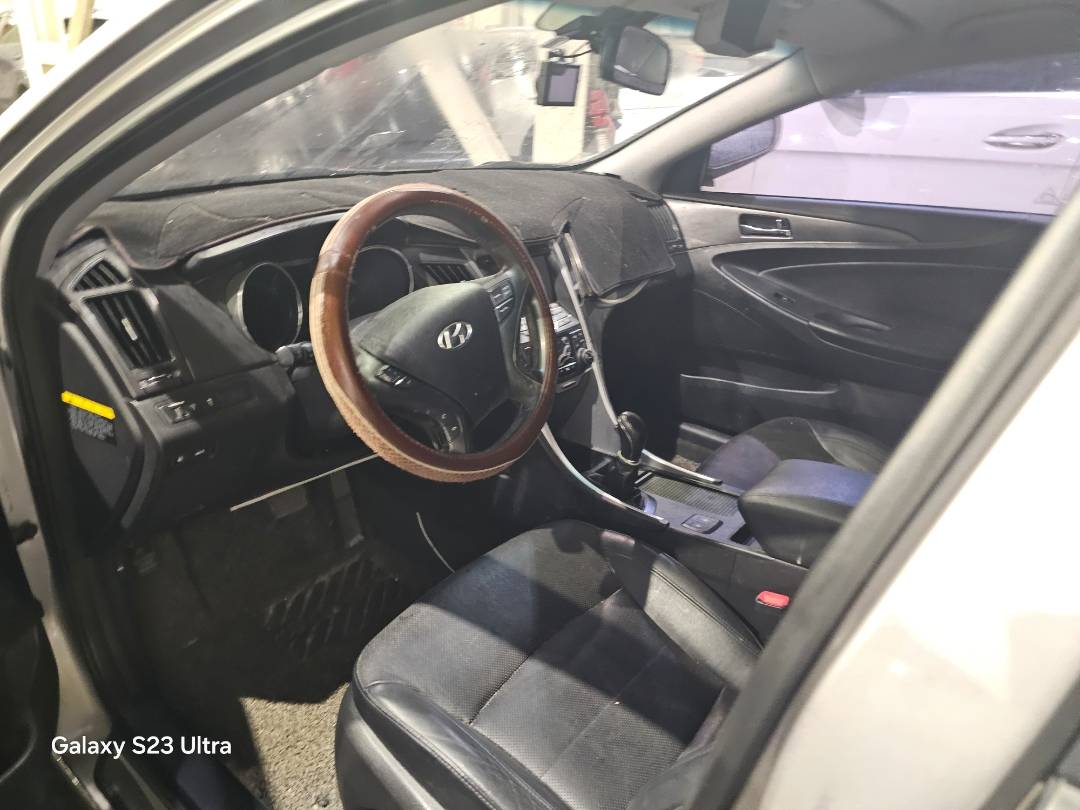 2012 HYUNDAI SONATA — 197251 KM — Lot 035617 — Main - Marhaba Auctions Used Cars - Image 6