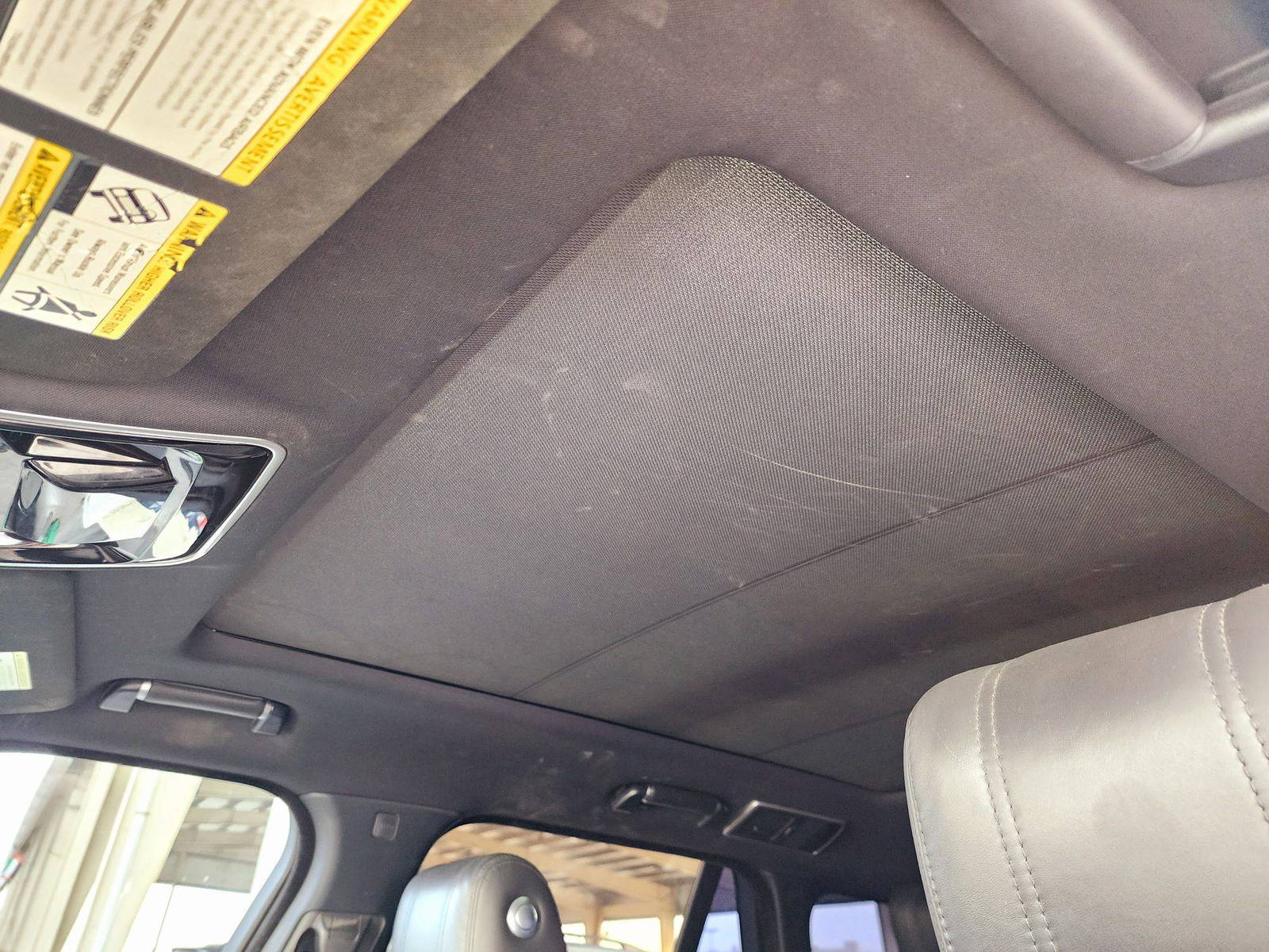 2015 LAND ROVER RANGE ROVER — 116713 KM — Lot 218648 — Souq - Marhaba Auctions Used Cars - Image 8