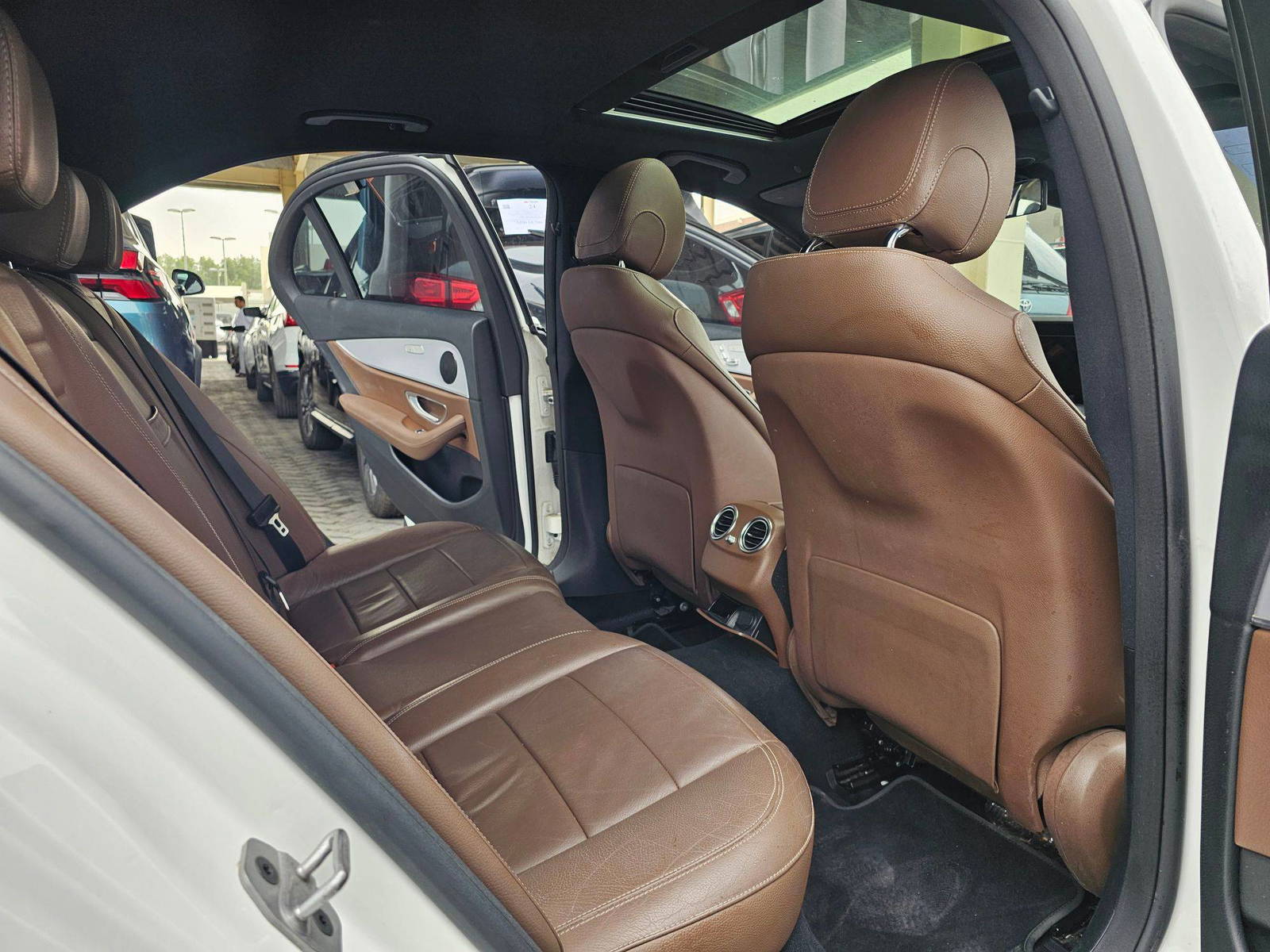 MERCEDES BENZ E-250 2021 - Marhaba Auction Used Cars - Image 6