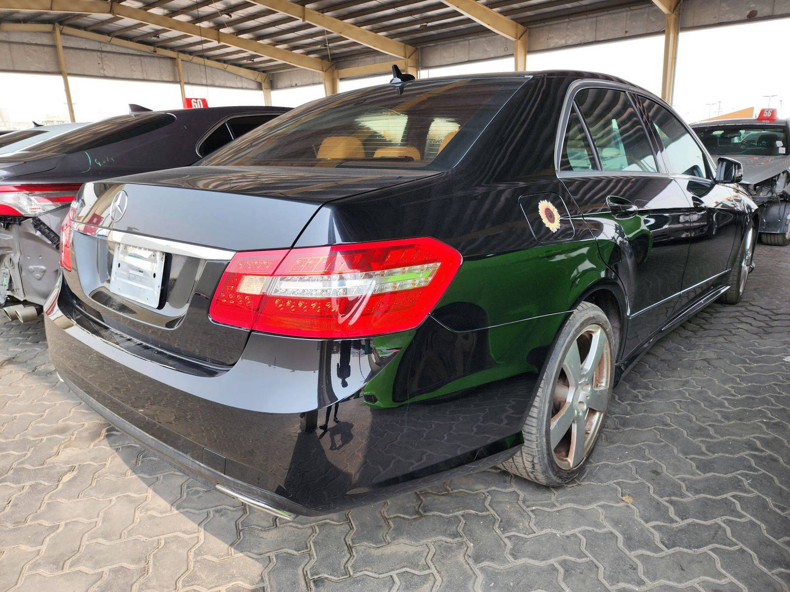 2011 MERCEDES BENZ E 350 — 185655 Miles — Lot 7BA423036 — Souq - Marhaba Auctions Used Cars - Image 3