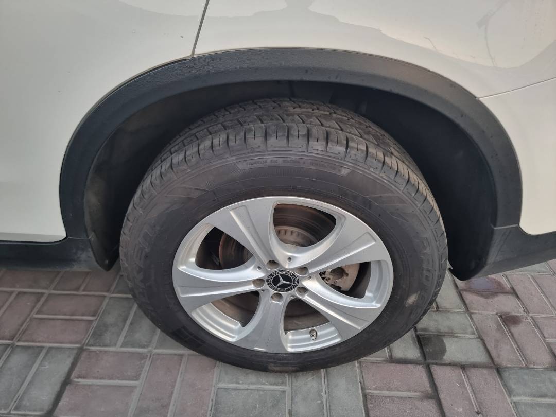 2018 MERCEDES BENZ GLC-300 — 123796 Miles — Lot 3JV045841 — Main - Marhaba Auctions Used Cars - Image 12