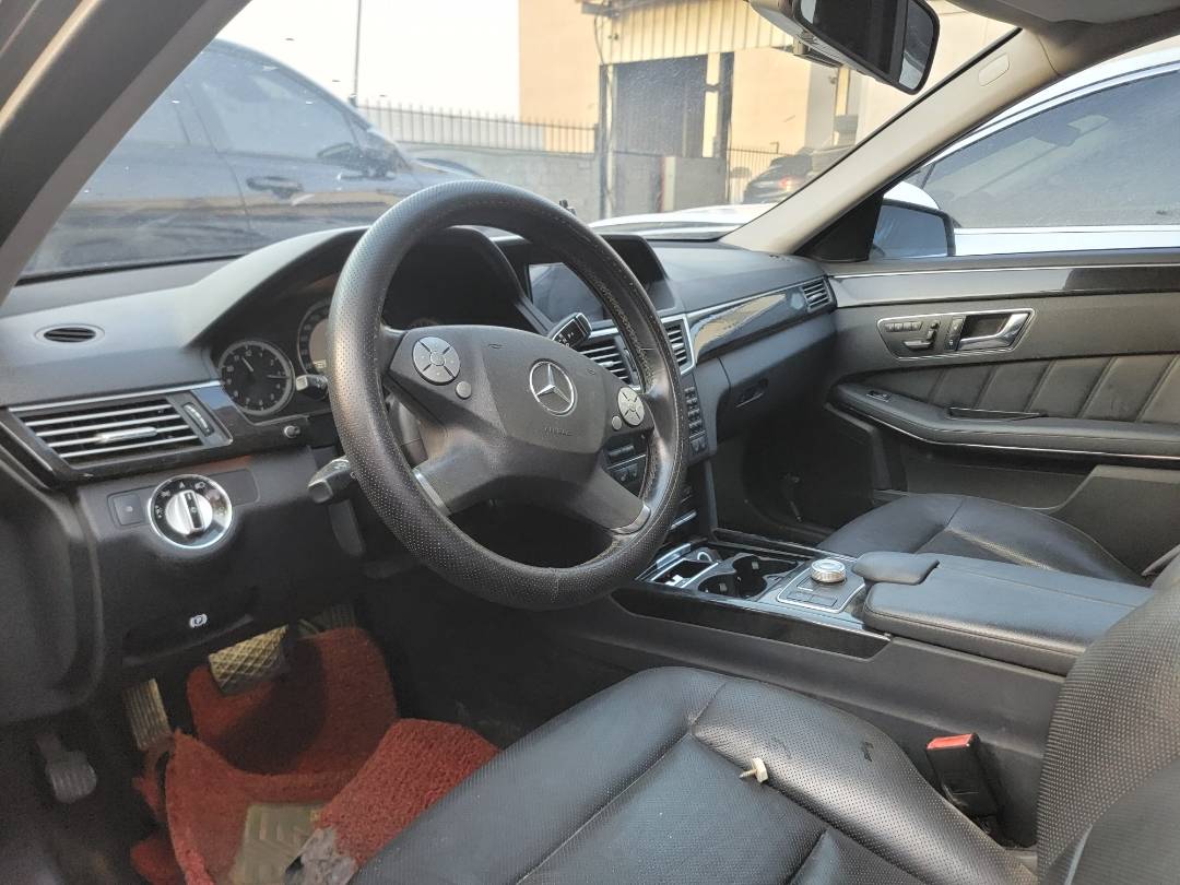 2010 MERCEDES BENZ E 350 — 292938 KM — Lot 206917 — Souq - Marhaba Auctions Used Cars - Image 5
