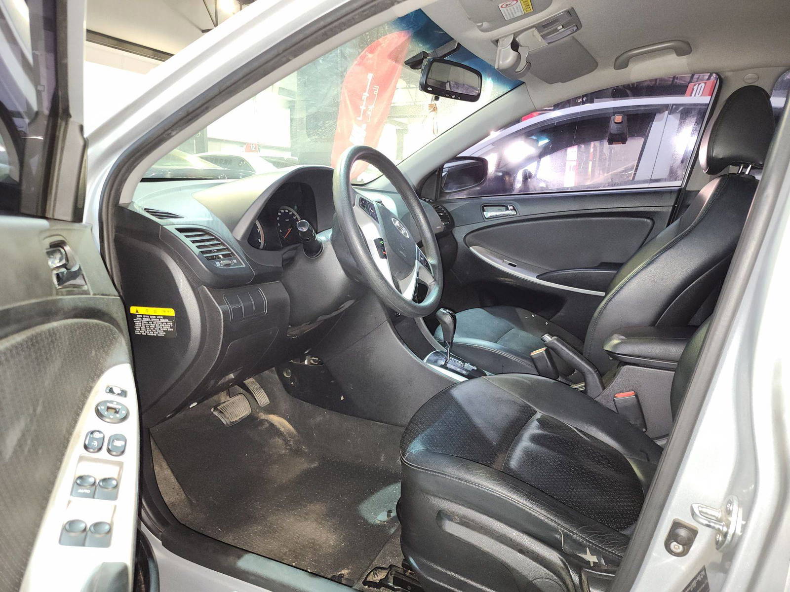 2011 HYUNDAI ACCENT — 225590 KM — Lot 092091 — Main - Marhaba Auctions Used Cars - Image 9