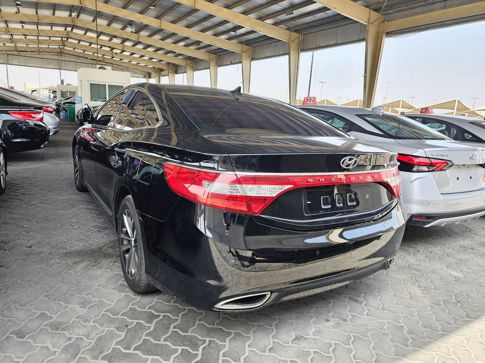 2012 HYUNDAI GRANDEUR — 202437 KM — Lot 204208 — Souq - Marhaba Auctions Used Cars - Image 5