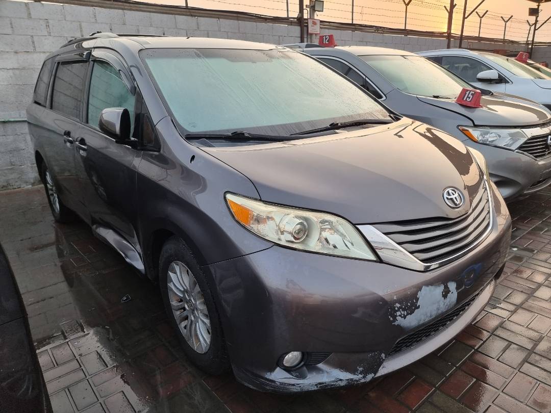 2013 TOYOTA SIENNA — 217661 Miles — Lot 354214 — Ind. 12 - Marhaba Auctions Used Cars - Image 3