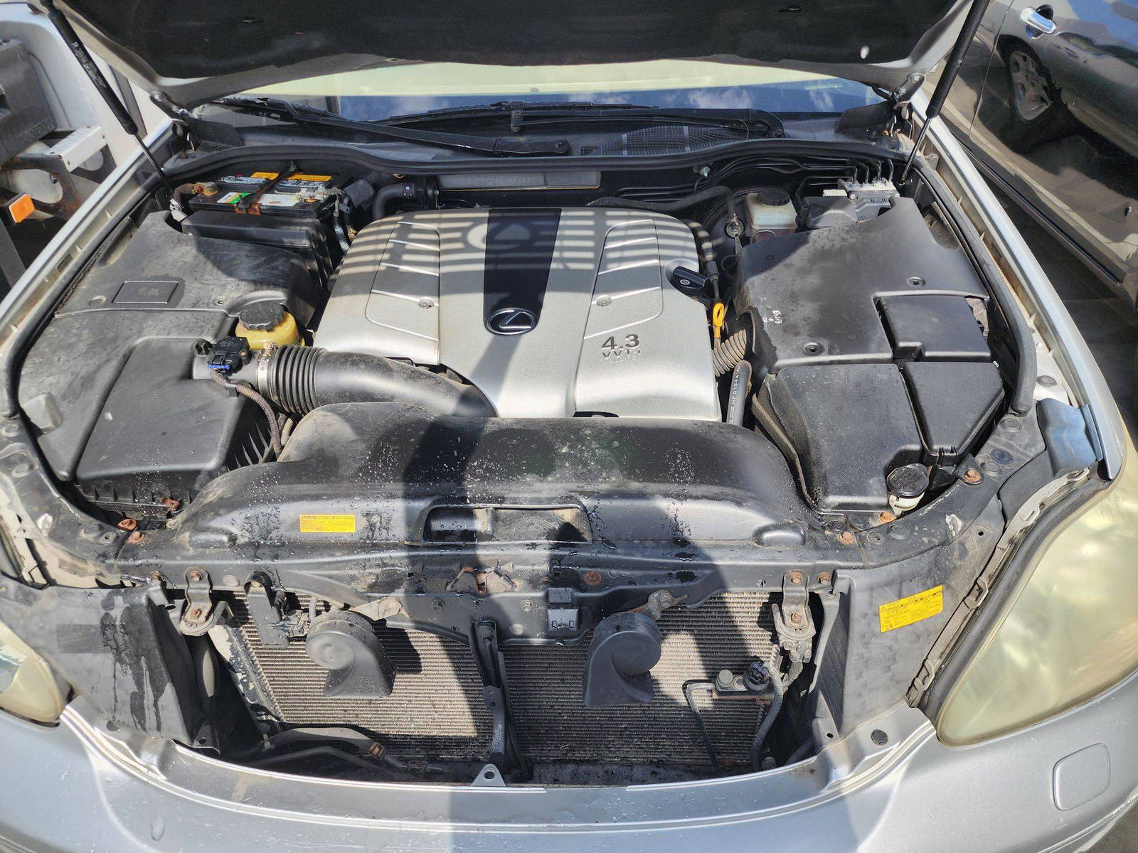 2004 LEXUS LS 430 — 141874 Miles — Lot 2105487 — Souq - Marhaba Auctions Used Cars - Image 13
