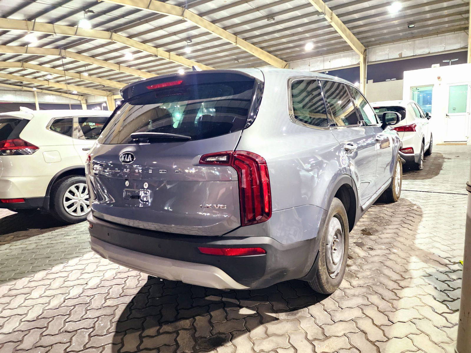 2021 KIA TELLURIDE — 51647 Miles — Lot G152891 — Souq - Marhaba Auctions Used Cars - Image 3