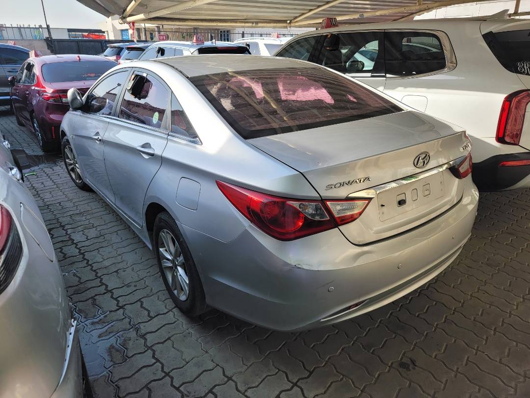 2010 HYUNDAI SONATA — 221759 KM — Lot 045269 — Main - Marhaba Auctions Used Cars - Image 6