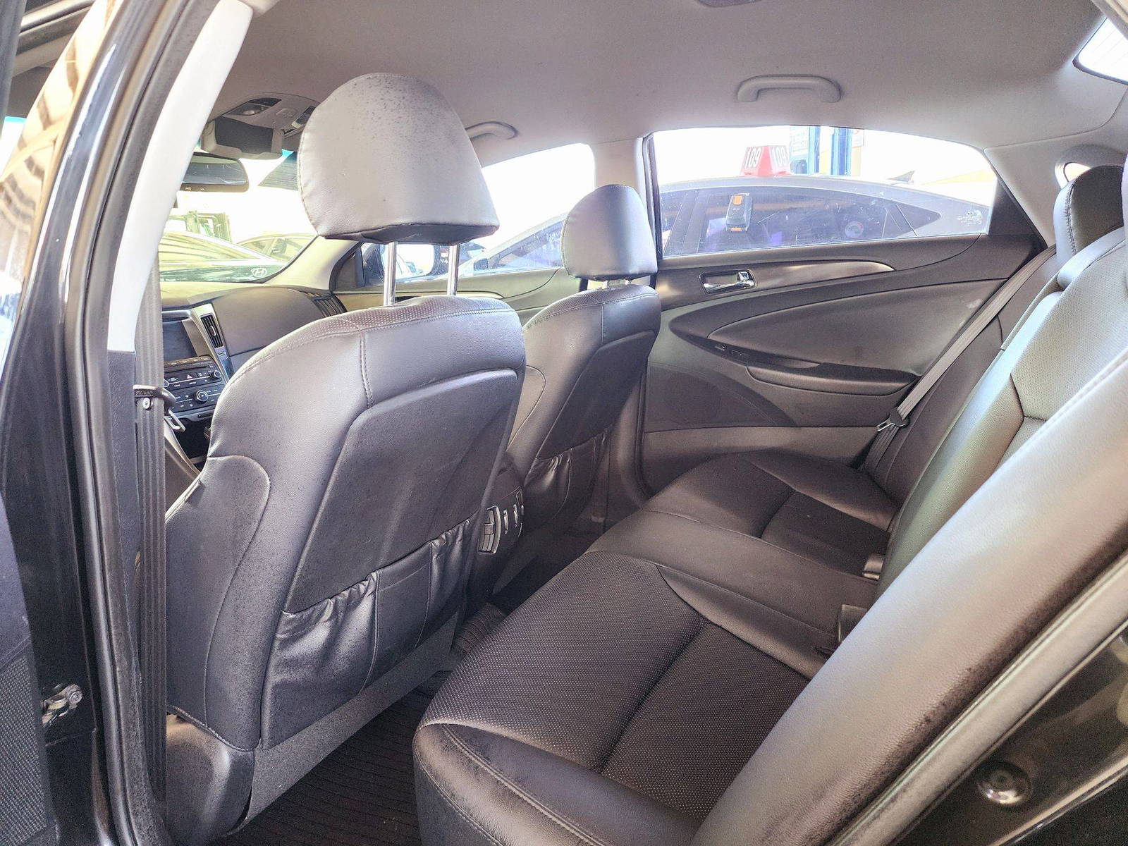 2013 HYUNDAI SONATA — 165575 KM — Lot 558214 — Souq - Marhaba Auctions Used Cars - Image 6