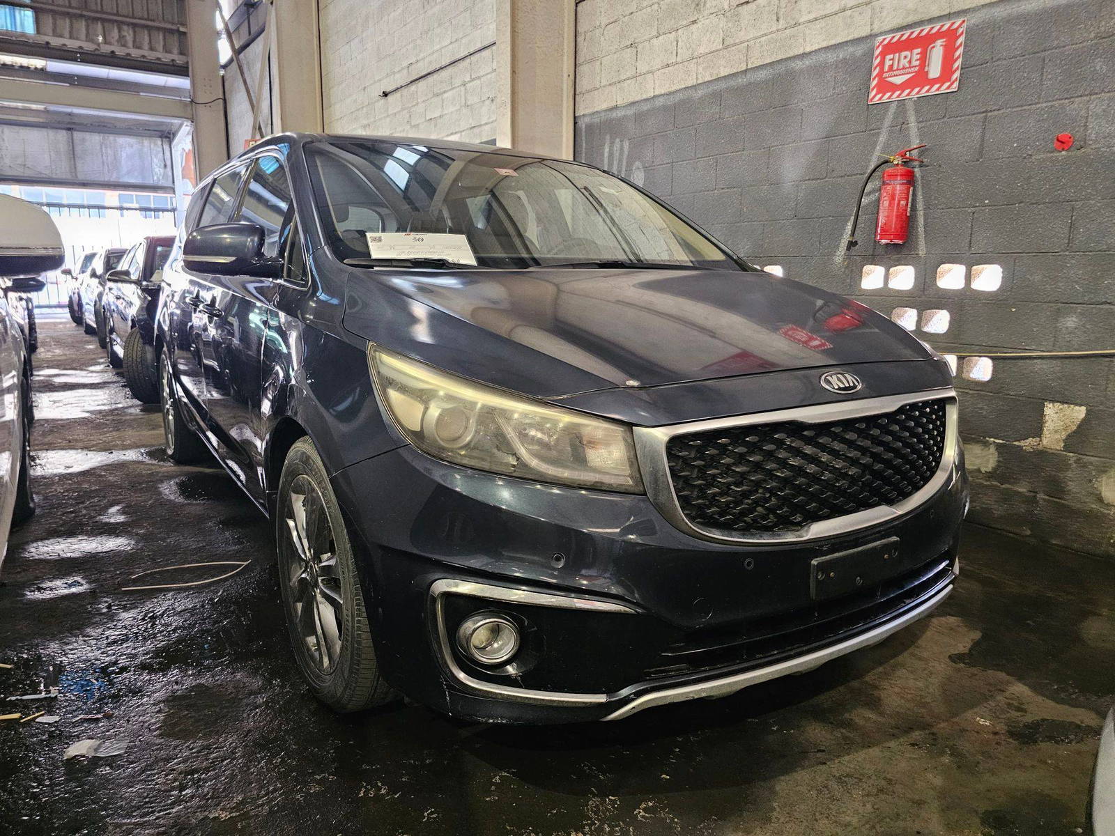 KIA CARNIVAL EX 2017 - Marhaba Auction Used Cars - Image 3