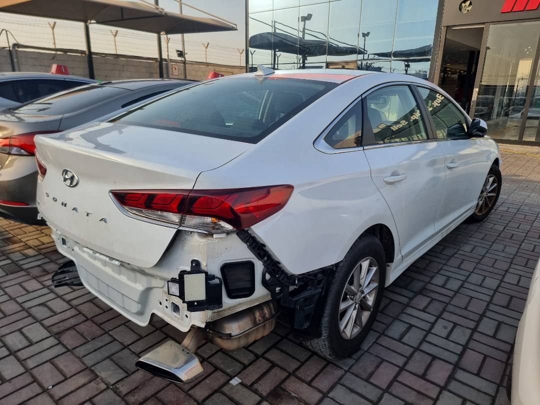 2018 HYUNDAI SONATA — 151758 Miles — Lot 215478 — Ind. 12 - Marhaba Auctions Used Cars - Image 5