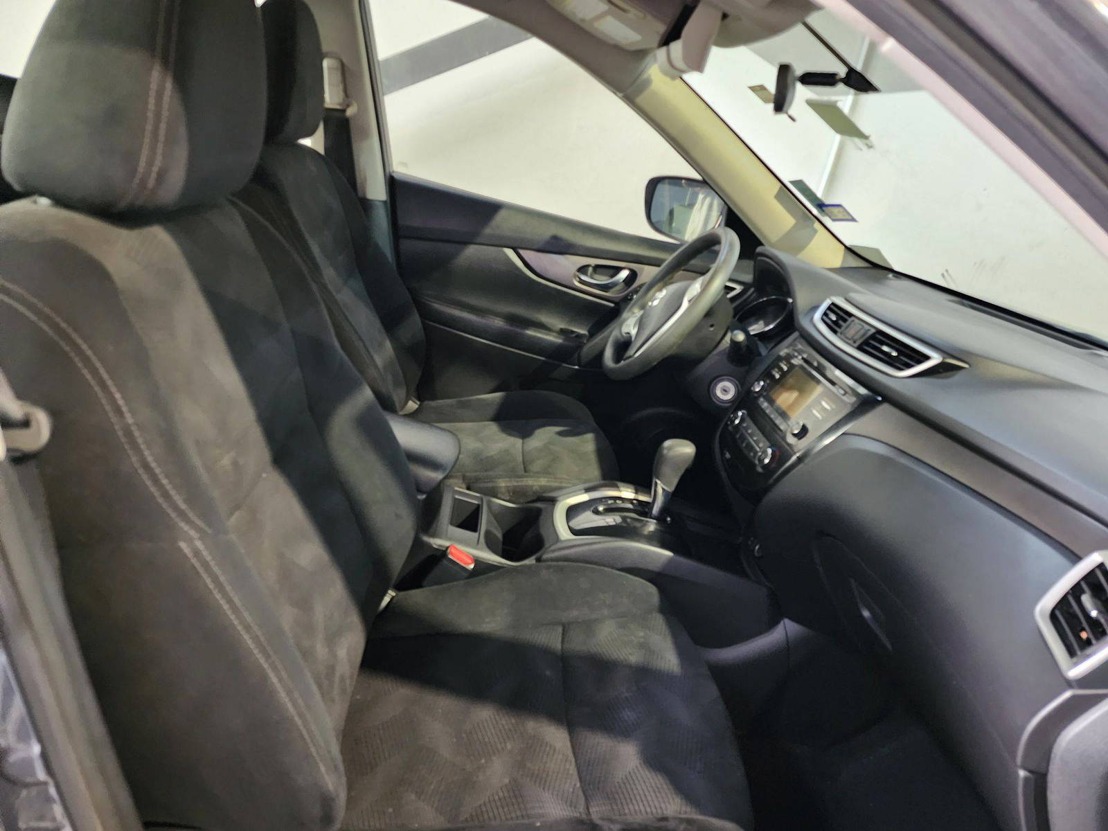 2014 NISSAN ROGUE — 121808 Miles — Lot 783184 — Al Quoz - Marhaba Auctions Used Cars - Image 9