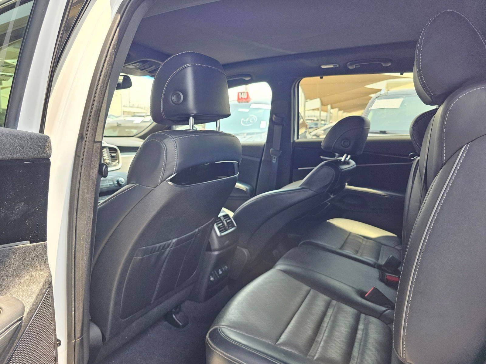 2017 KIA SORENTO — 158992 KM — Lot 65224064 — Souq - Marhaba Auctions Used Cars - Image 6