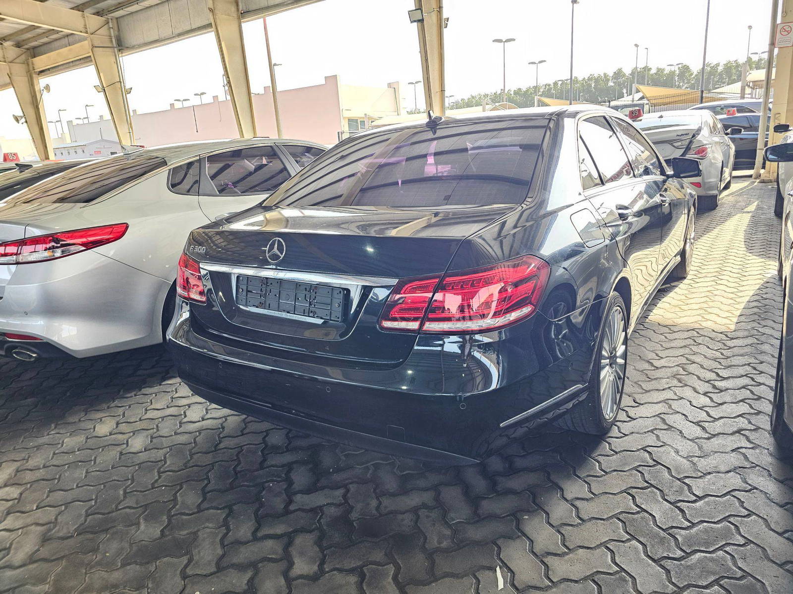2016 MERCEDES BENZ E-300 — 159589 KM — Lot B4GB215456 — Souq - Marhaba Auctions Used Cars - Image 3