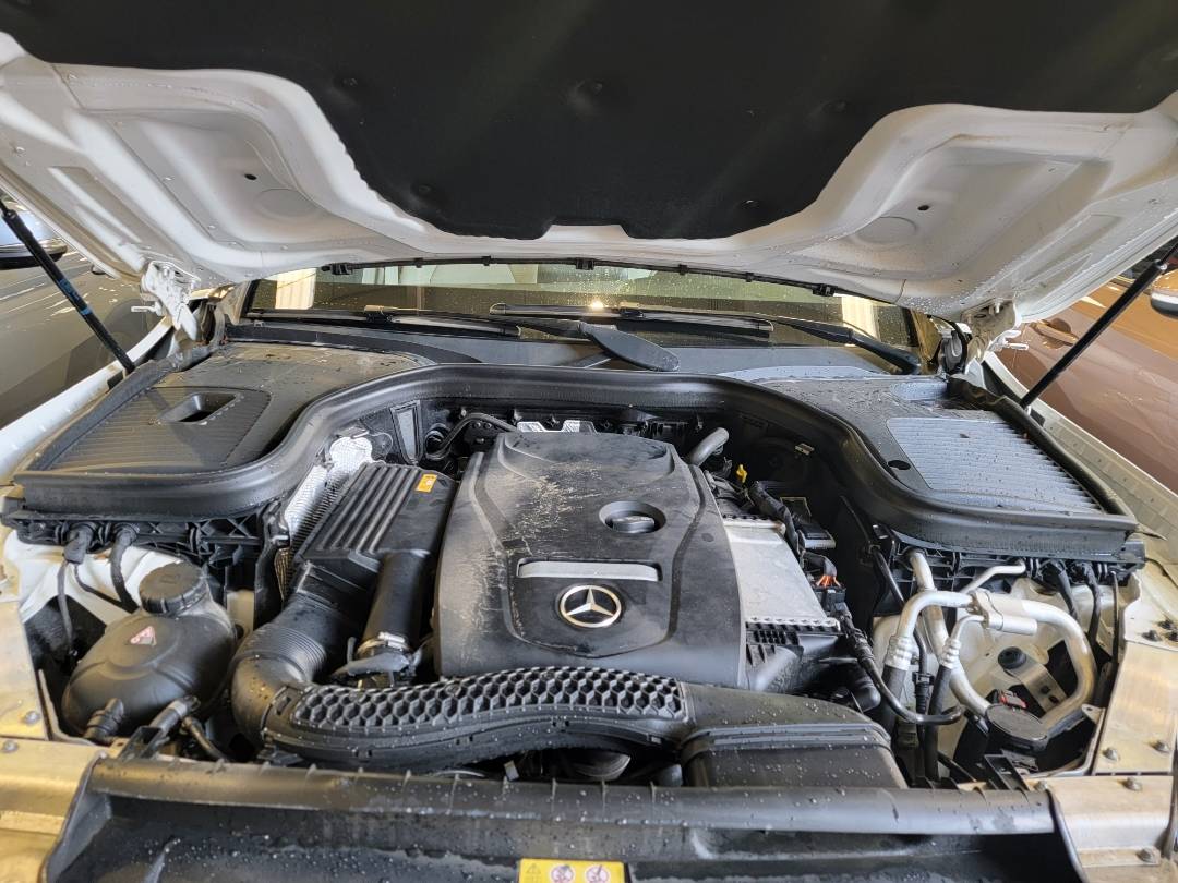 2018 MERCEDES BENZ GLC-300 — 42829 Miles — Lot 059876 — Main - Marhaba Auctions Used Cars - Image 12
