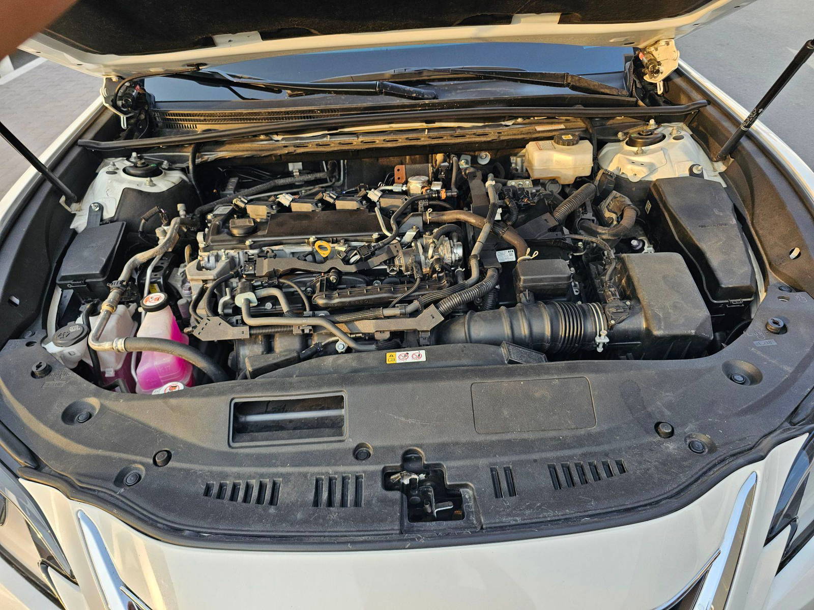 LEXUS ES 300H 2023 - Marhaba Auction Used Cars - Image 12