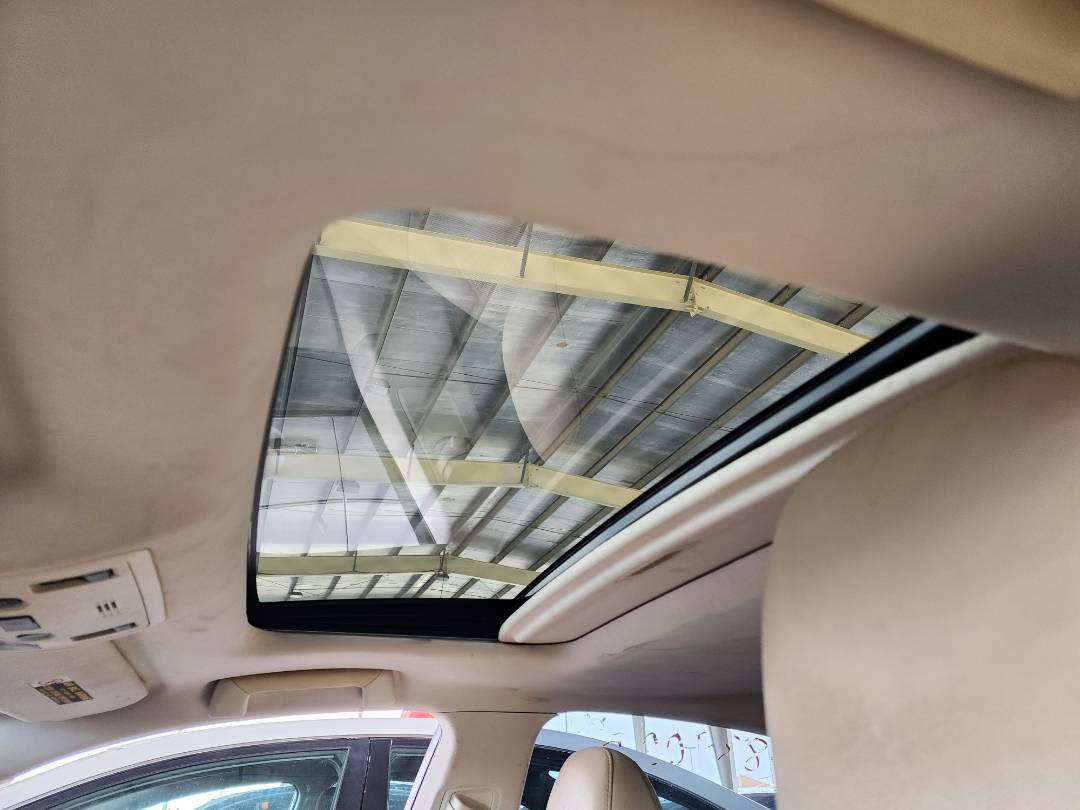 2013 LEXUS ES 300H — 105229 Miles — Lot 38390015 — Souq - Marhaba Auctions Used Cars - Image 7