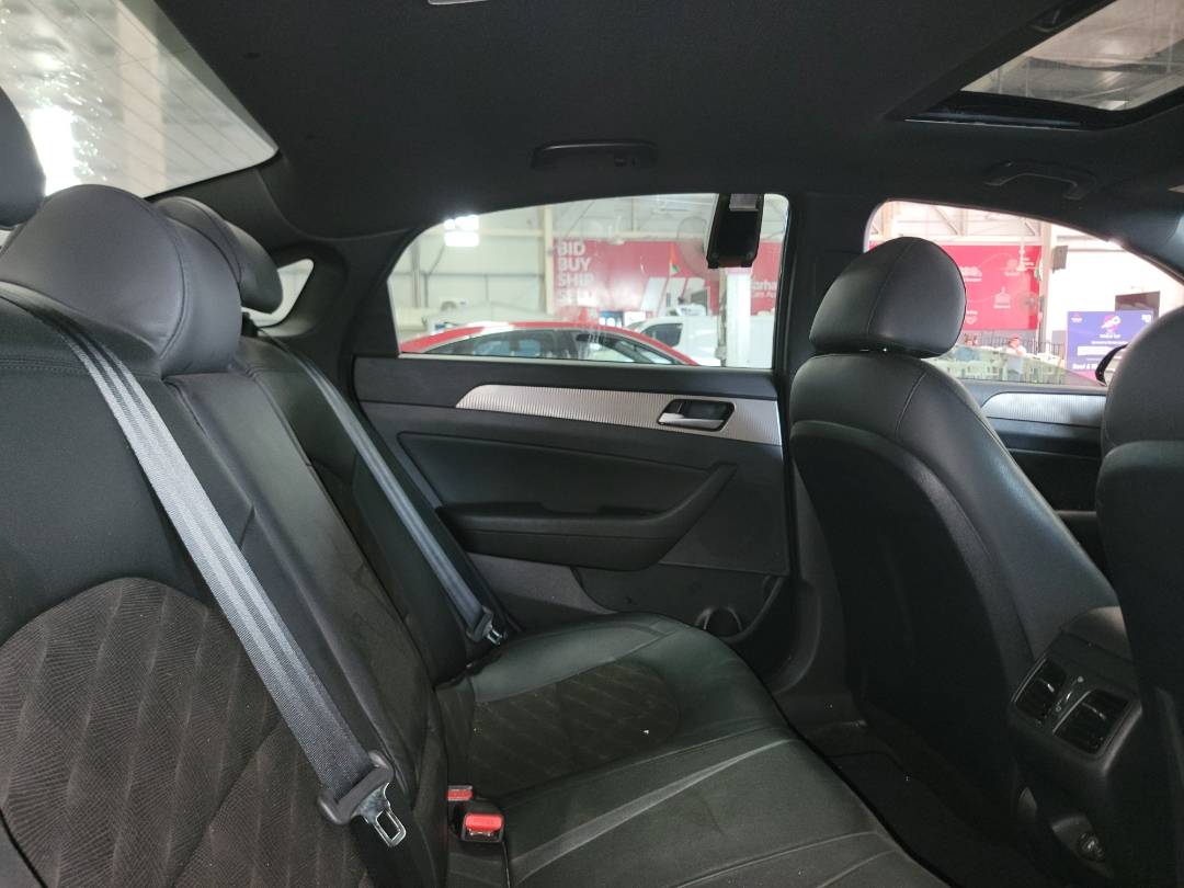 2018 HYUNDAI SONATA — 137624 Miles — Lot 38881165 — Souq - Marhaba Auctions Used Cars - Image 10