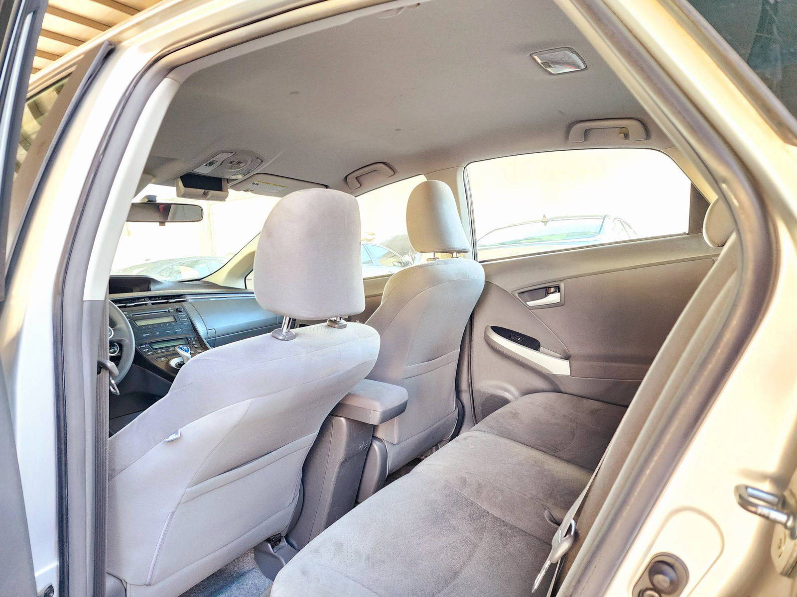 2010 TOYOTA PRIUS — 263300 Miles — Lot A0087008 — Souq - Marhaba Auctions Used Cars - Image 6