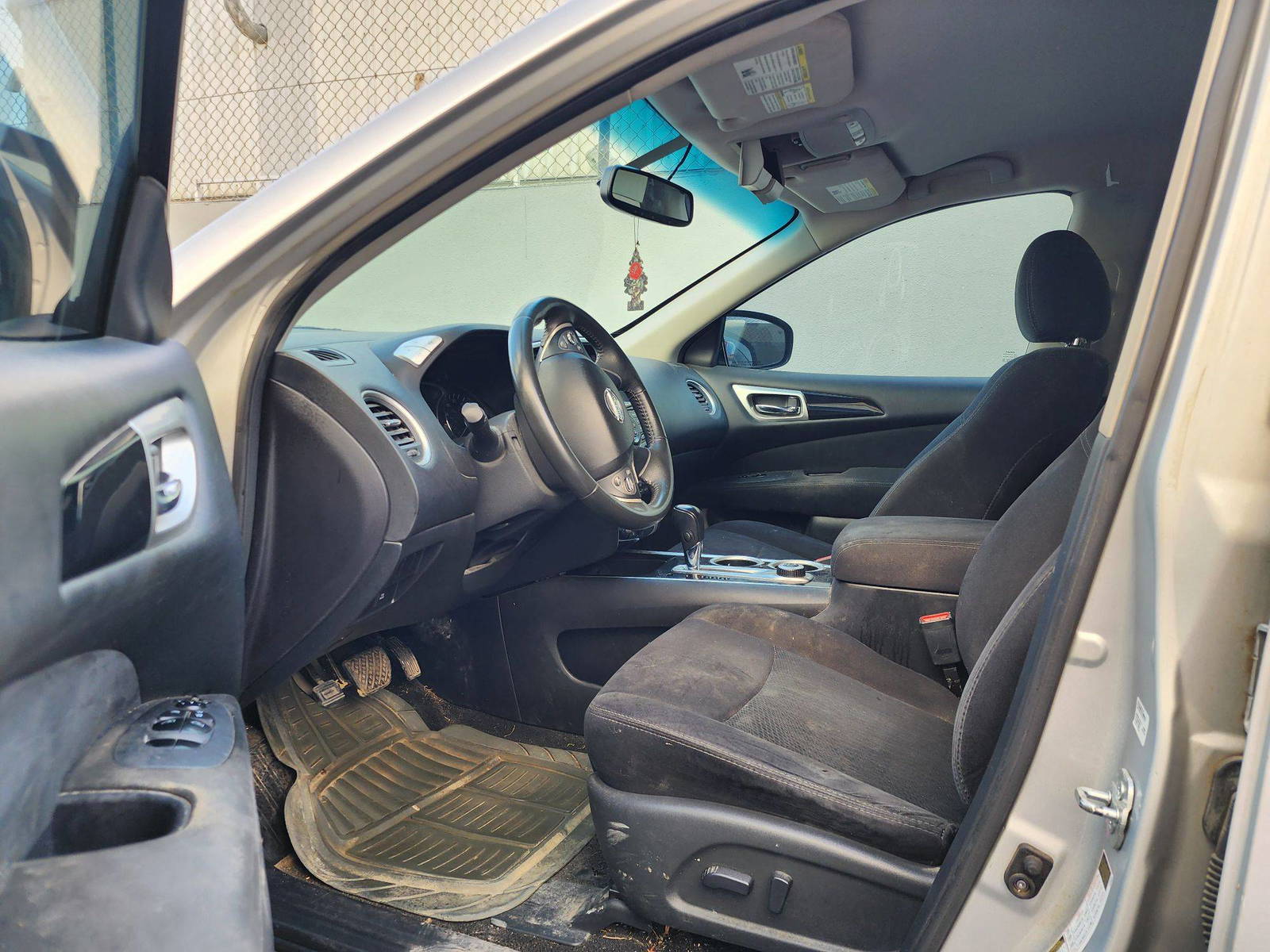 2015 NISSAN PATHFINDER — 155088 Miles — Lot 3799961 — Al Quoz - Marhaba Auctions Used Cars - Image 9