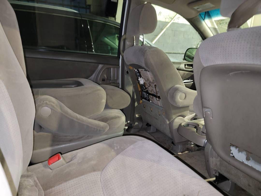 2008 TOYOTA SIENNA — 185267 Miles — Lot 38038575 - Marhaba Auctions Used Cars - Image 5