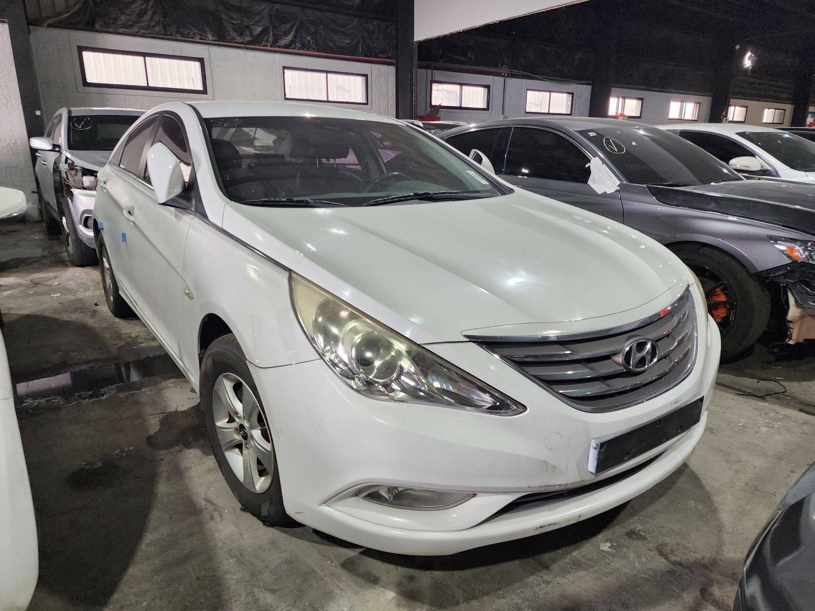 2012 HYUNDAI SONATA — 198321 KM — Lot 439613 — Al Quoz - Marhaba Auctions Used Cars - Image 3