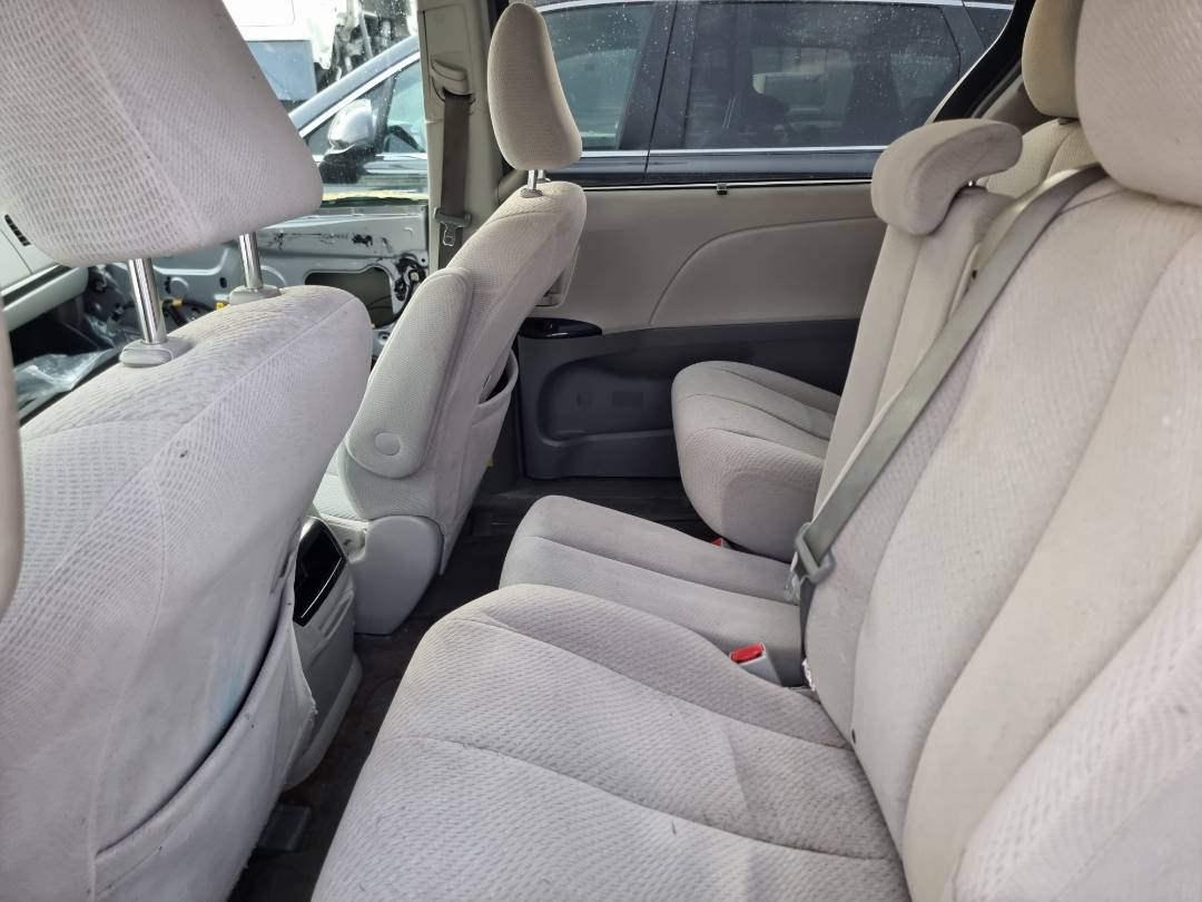 2012 TOYOTA SIENNA — 221066 Miles — Lot 255325 — Ind. 12 - Marhaba Auctions Used Cars - Image 7