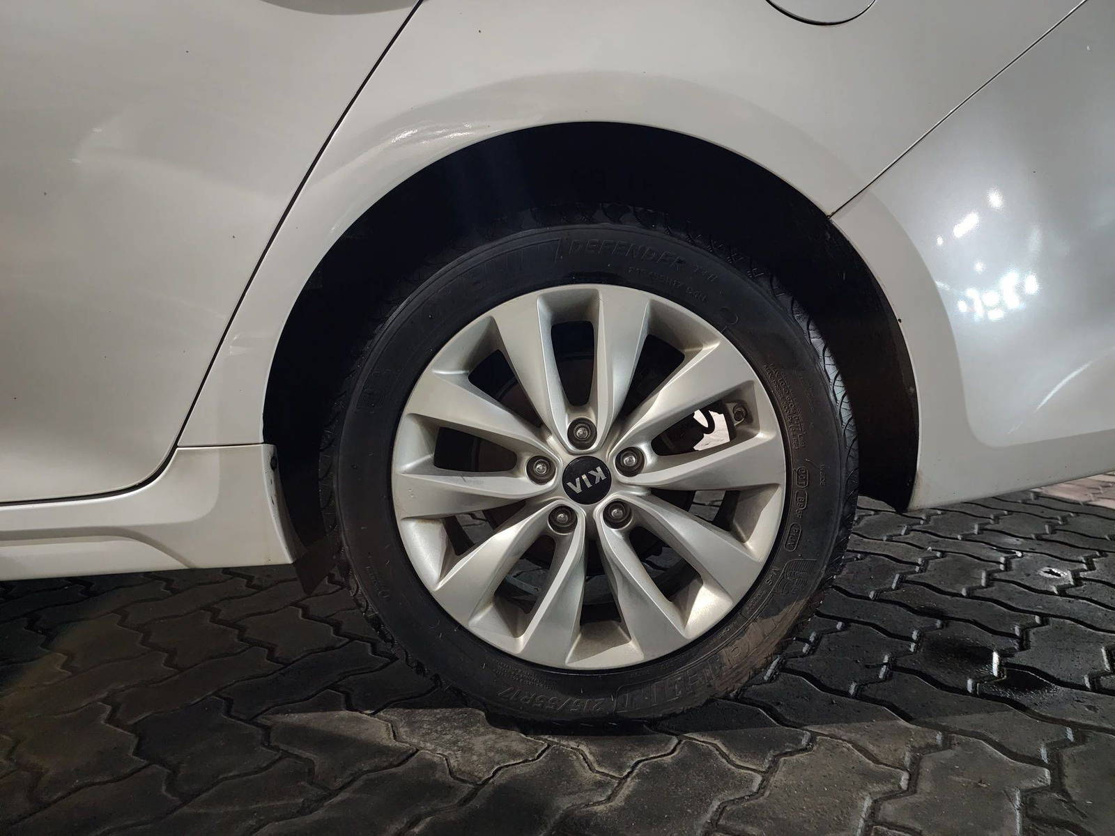 2018 KIA OPTIMA — 76906 Miles — Lot 33884 — Souq - Marhaba Auctions Used Cars - Image 11