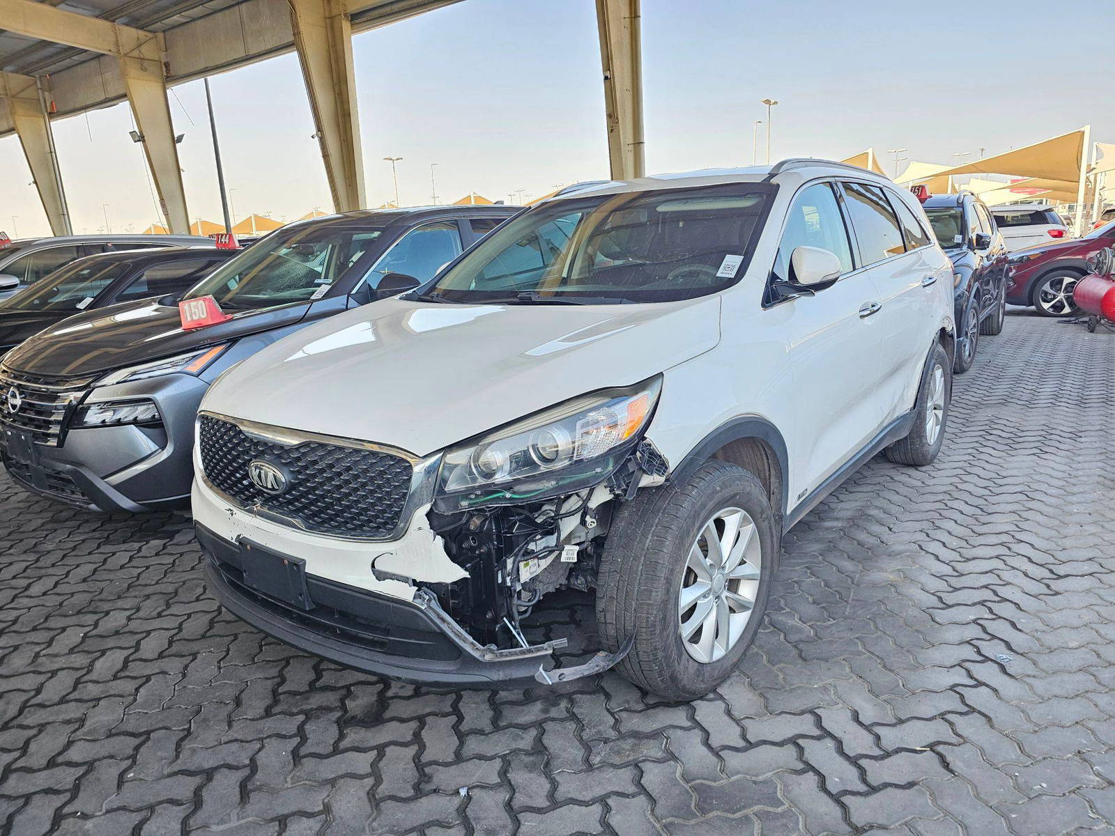 2017 KIA SORENTO — 162791 Miles — Lot G197339 — Souq - Marhaba Auctions Used Cars - Image 5