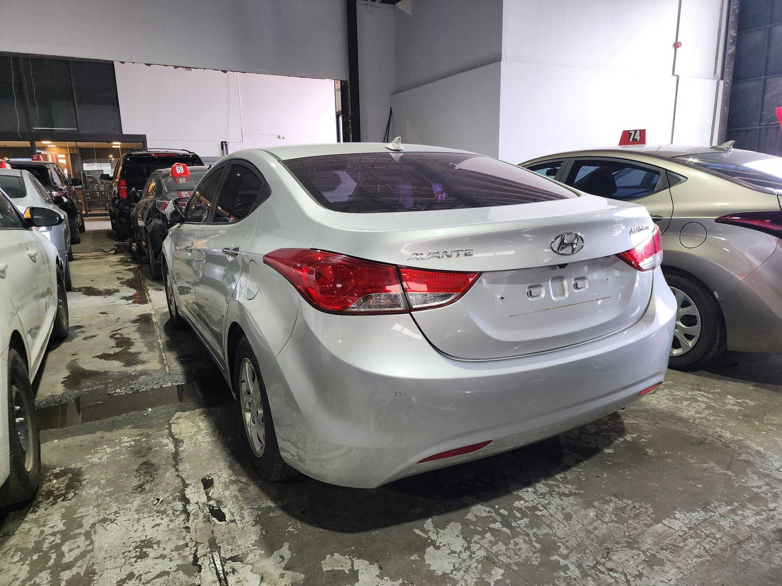 2011 HYUNDAI AVANTE — 192231 KM — Lot 066061 — Al Quoz - Marhaba Auctions Used Cars - Image 3