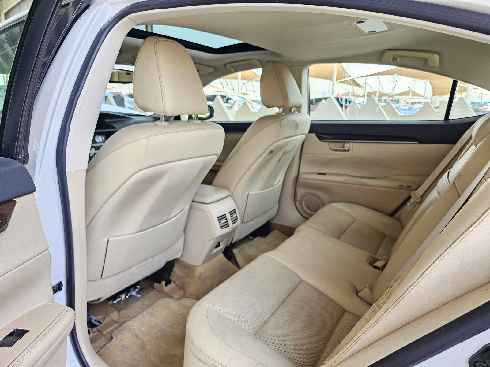 2015 LEXUS ES 350 — 125184 Miles — Lot 3F2173423 — Souq - Marhaba Auctions Used Cars - Image 6