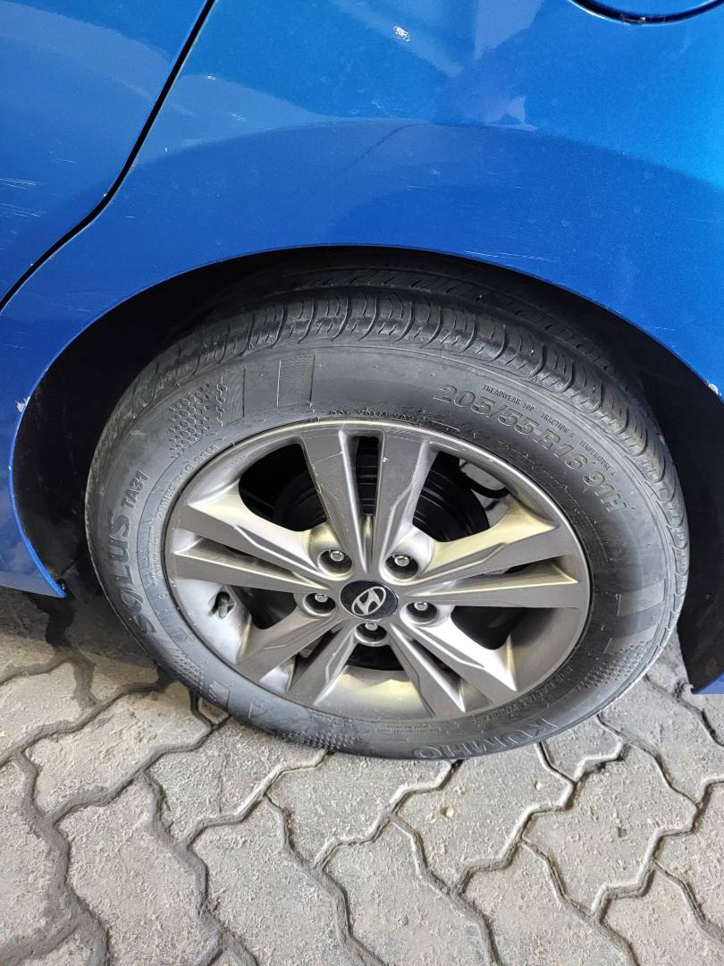 2018 HYUNDAI ELANTRA — 110887 KM — Lot U678911 — Main - Marhaba Auctions Used Cars - Image 9