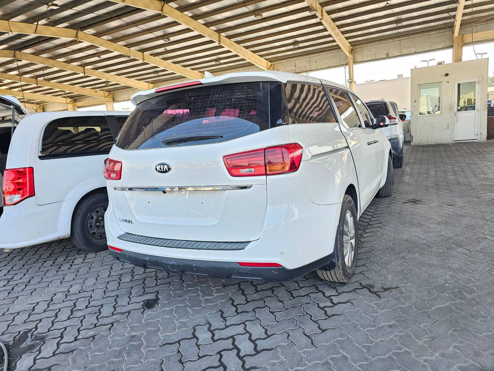 KIA CARNIVAL EX 2020 - Marhaba Auction Used Cars - Image 3