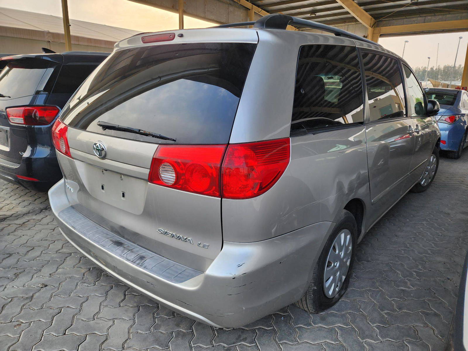 2009 TOYOTA SIENNA — 163458 Miles — Lot 48333374 — Souq - Marhaba Auctions Used Cars - Image 3