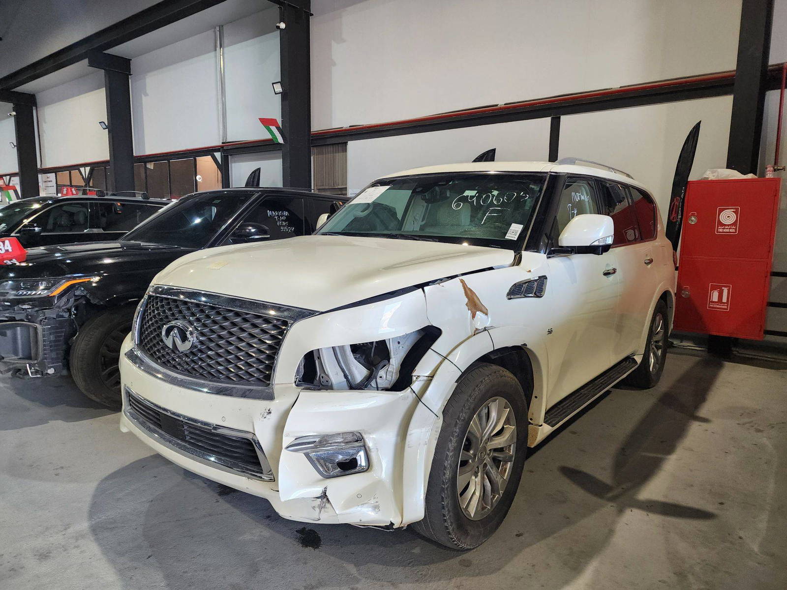 2017 INFINITI QX80 — 120152 Miles — Lot 60391994 — Souq - Marhaba Auctions Used Cars - Image 4