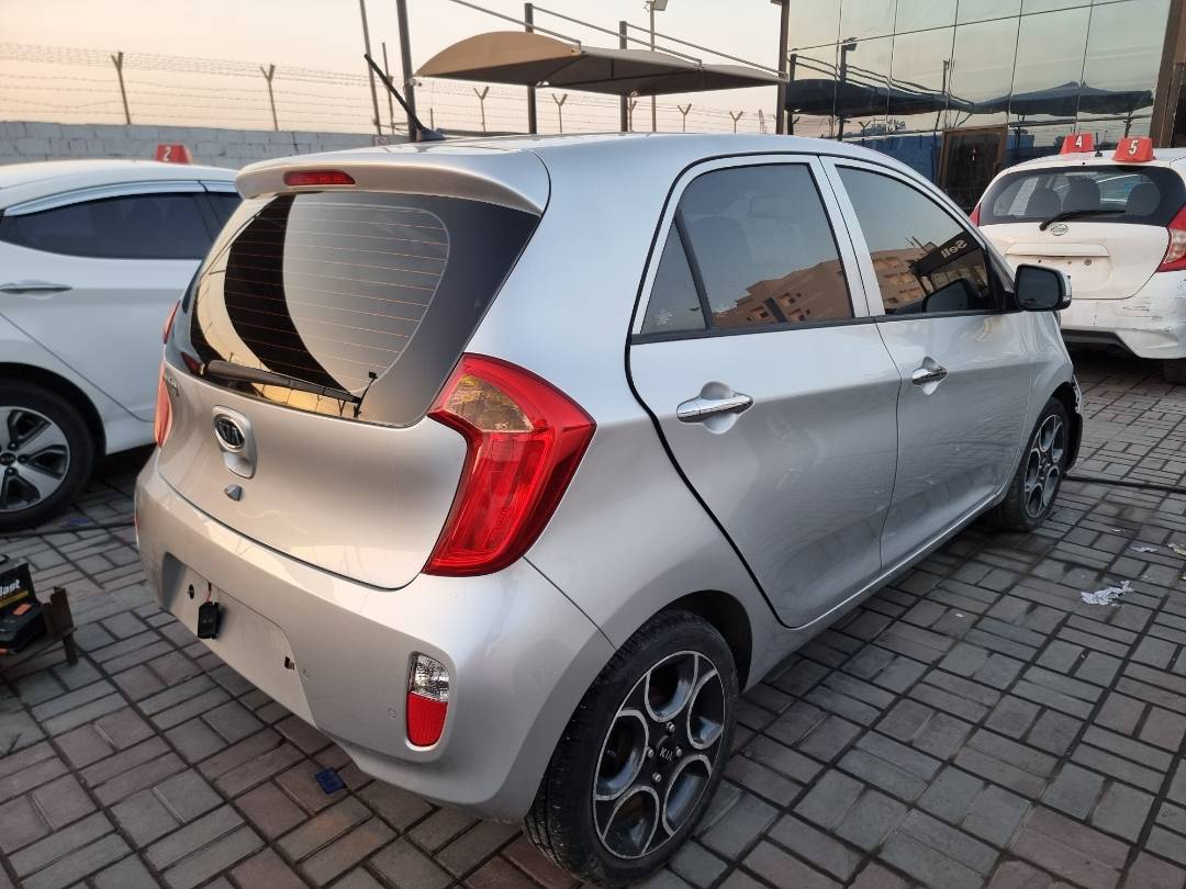 2012 KIA MORNING — 101637 KM — Lot 215487 — Souq - Marhaba Auctions Used Cars - Image 4
