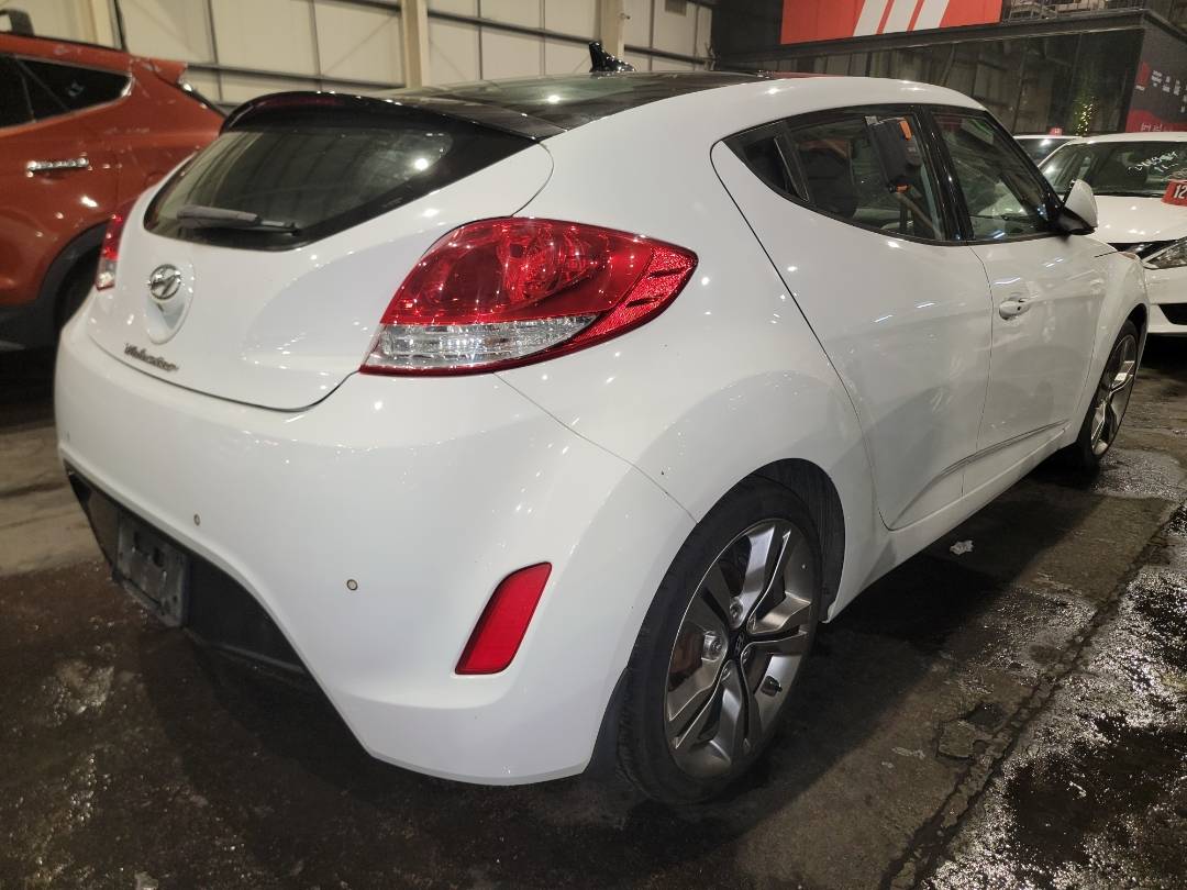 2013 HYUNDAI VELOSTER — 203026 Miles — Lot 71148133 - Marhaba Auctions Used Cars - Image 4