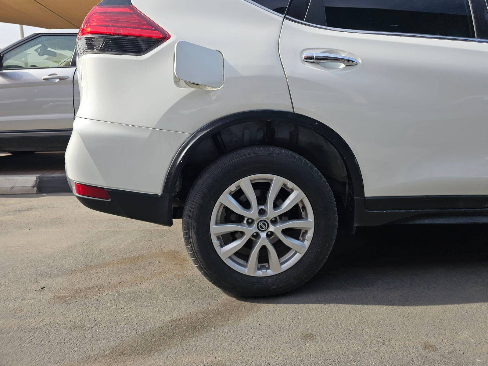 2017 NISSAN ROGUE — 122656 Miles — Lot VXHP585735 — Souq - Marhaba Auctions Used Cars - Image 11
