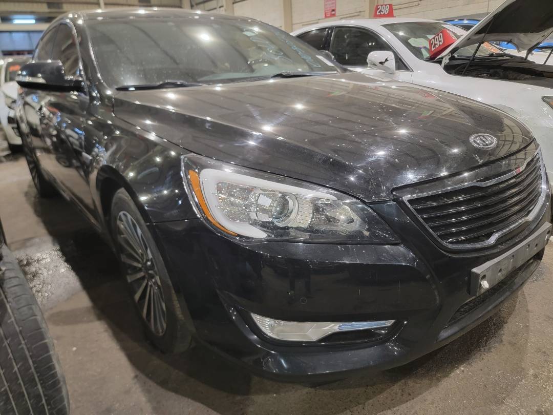 2011 KIA K7 — 184814 KM — Lot 040202 — Main - Marhaba Auctions Used Cars - Image 3