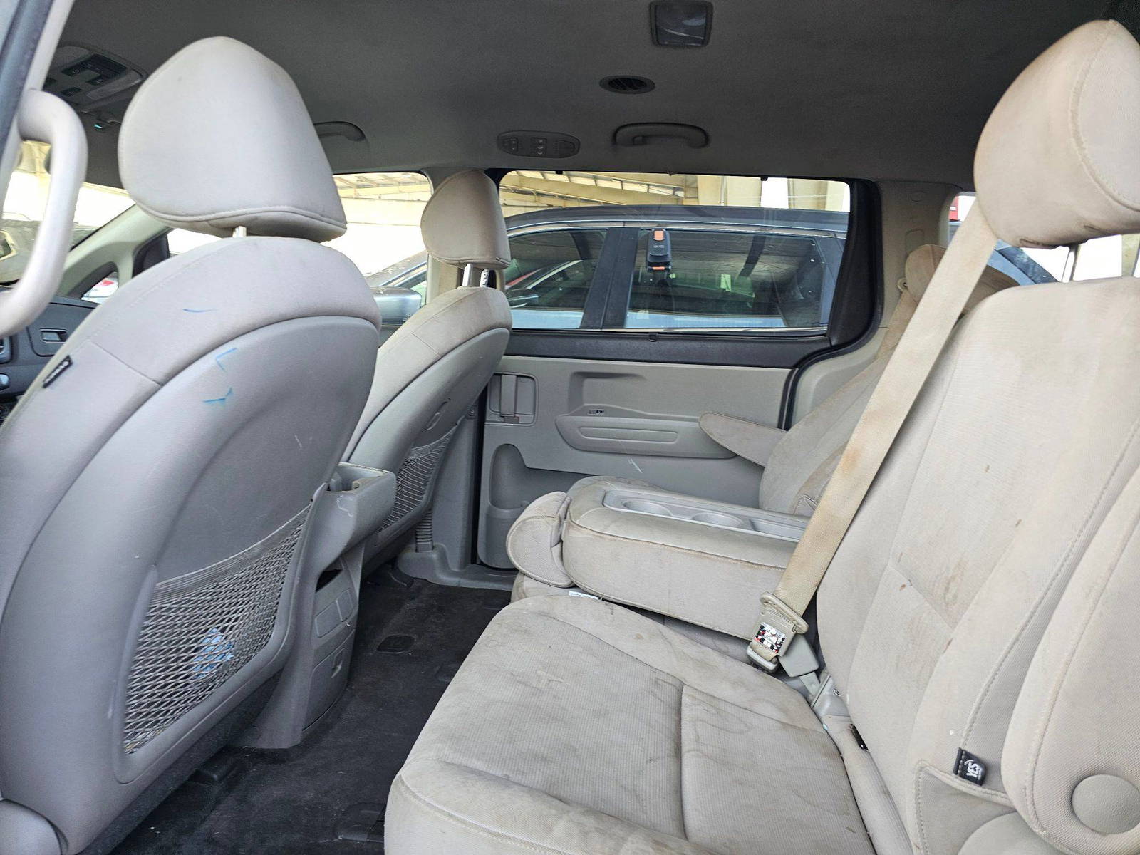 KIA SEDONA 2015 - Marhaba Auction Used Cars - Image 6