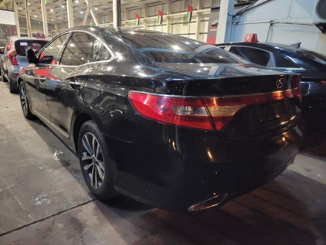 HYUNDAI GRANDEUR 2011 - Marhaba Auction Used Cars - Image 3