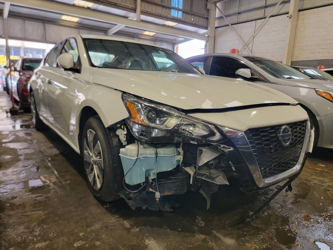 2019 NISSAN ALTIMA — 90582 Miles — Lot 43958364 — Main - Marhaba Auctions Used Cars - Image 4