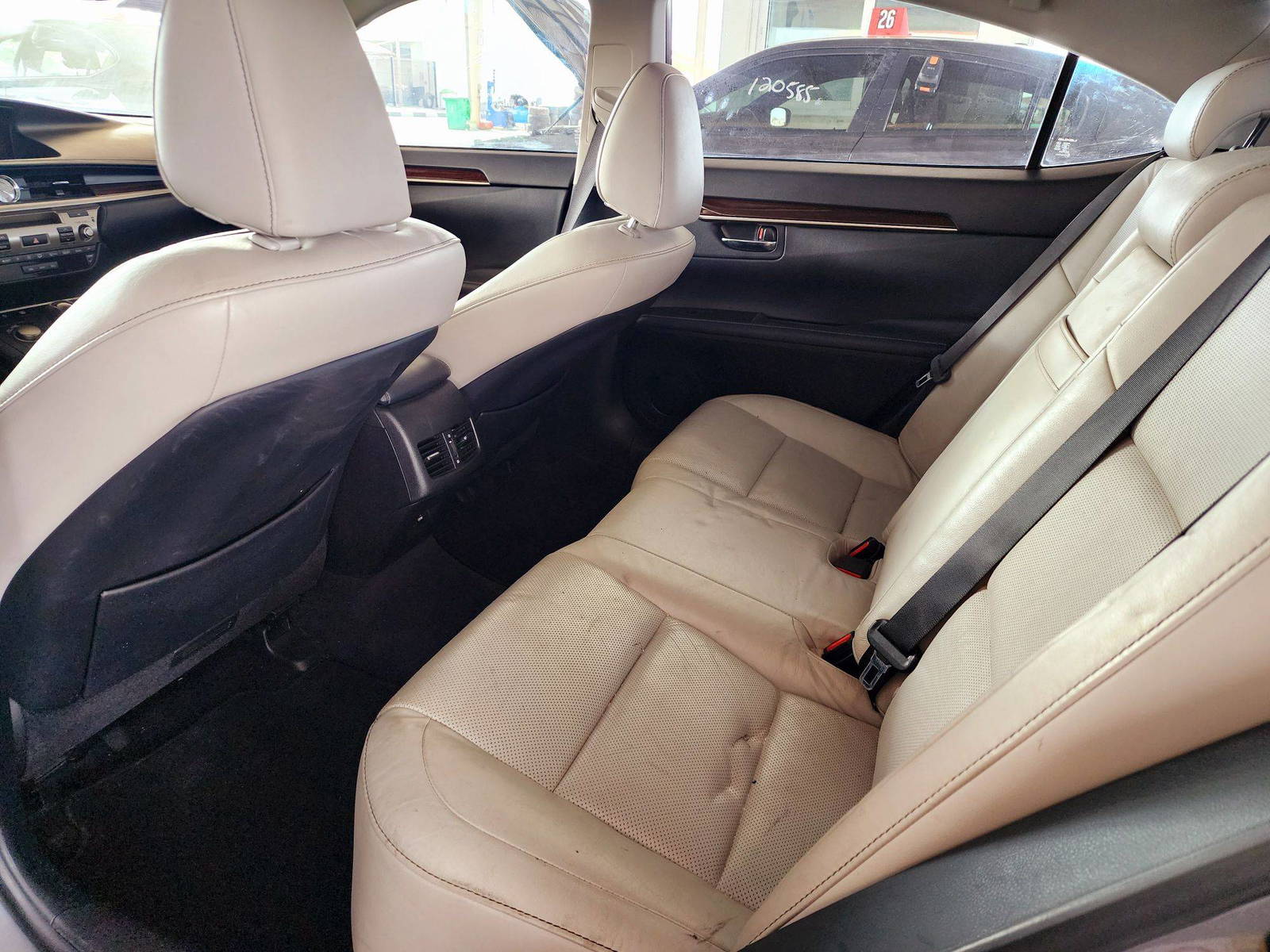 2013 LEXUS ES 350 — 105118 Miles — Lot 57386124 — Souq - Marhaba Auctions Used Cars - Image 7